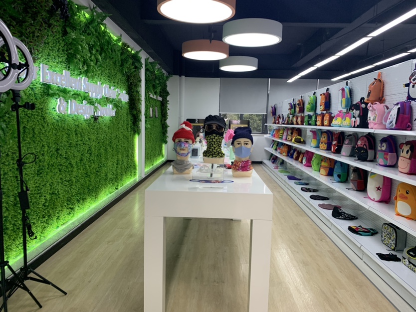 Yepyeni 1000 kvadratmetrlik məhsul salonu