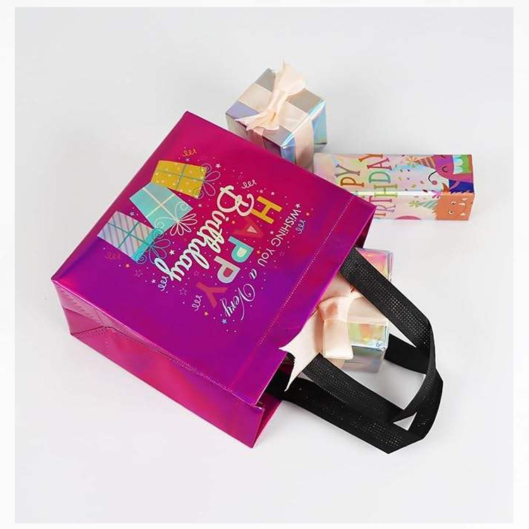 Çox ölçülü rənglə əlaqəli toxunmamış ad günü çantaları